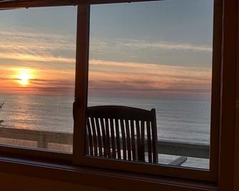 Trinidad Vacation Rental Sleeps 4 - Trinidad - Balcón