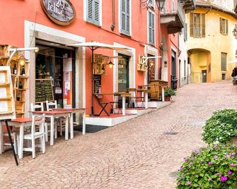 Residenza Oleandro Lake View Luino Center - Happy Rentals - Luino - Patio