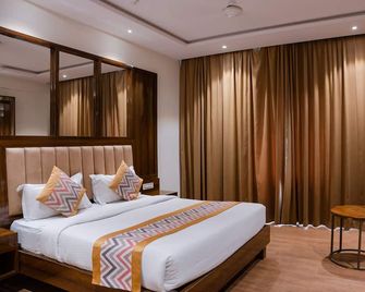 Oaktree Hotel - Morvi - Bedroom