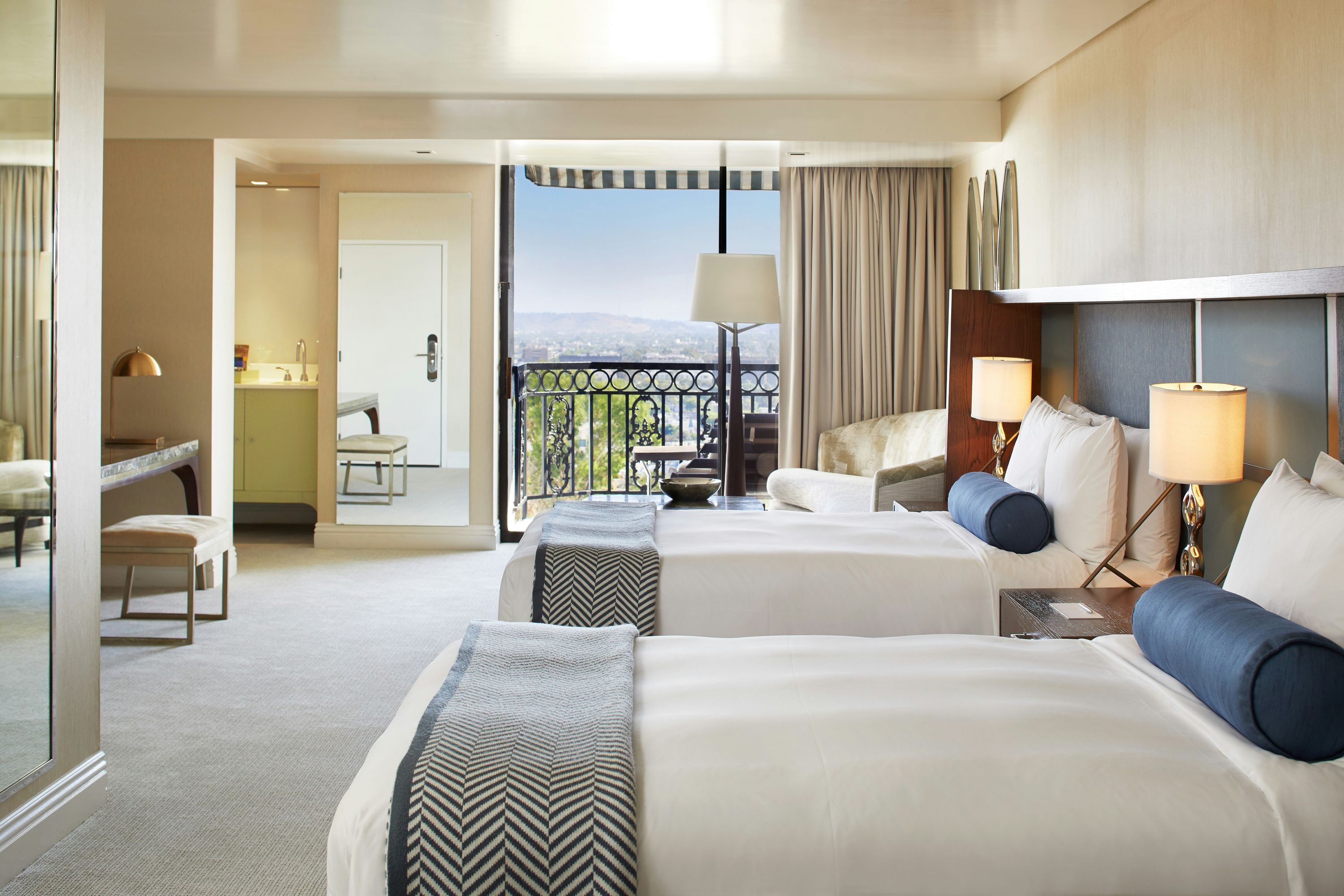 لندن ويست هوليوود آت بيفرلي هيلز