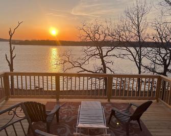 Lakeside Family Gathering - McAlester - Balcony