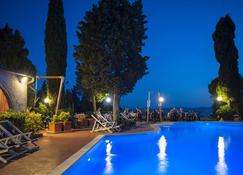 Camping Village Panoramico Fiesole - Fiesole - Svømmebasseng