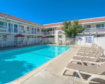 Motel 6-Redding, Ca - South - Redding - Pool