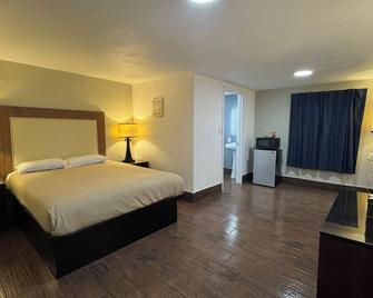 Budget Motel - Gilroy - Bedroom