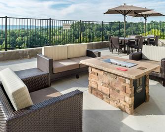 Fairfield Inn & Suites by Marriott Huntington - Huntington - Balkon