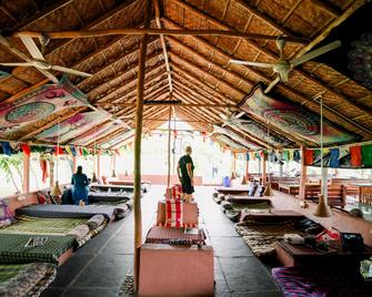 Waterfall Guesthouse - Hampi - Restaurant