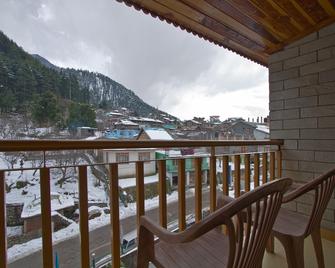 Sarthak Resorts-Reside in Nature with Best View, 9 kms from Mall Road Manali - Manali - Balcony