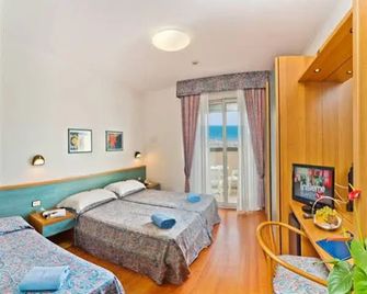 Hotel Ariston - Bibione - חדר שינה