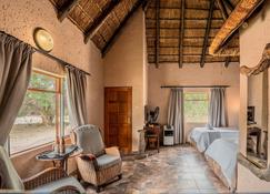 Grassland Safari Lodge - Ghanzi - Bedroom