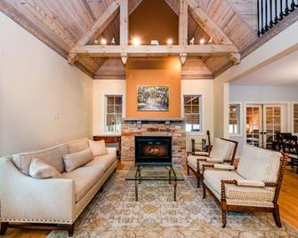 (2025 Open) - Gorgeous Union Pier Home With Private Pool! - Union Pier - Sala de estar