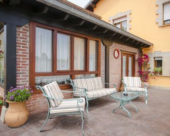 Posada Las Tres Mentiras de Santillana - Viveda - Patio