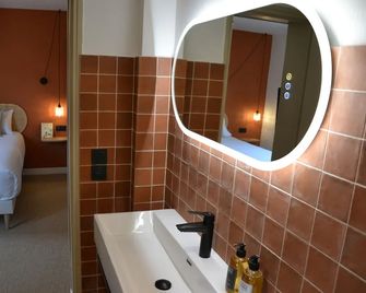 Hôtel La Garrigue & Bar Piscine - Pernes-les-Fontaines