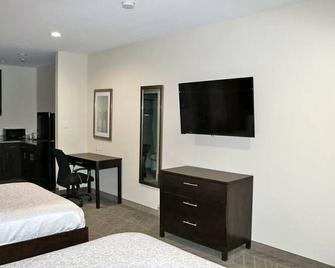 Convenient Stay for Budget Travelers: Includes Kitchenette, and Free Breakfast - Humble