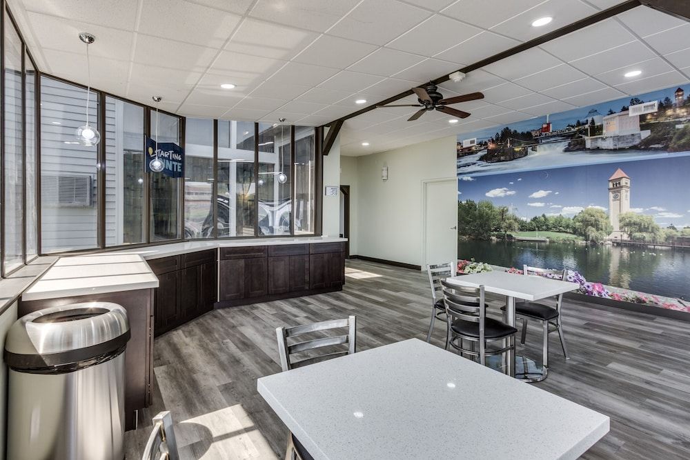 Days Inn & Suites by Wyndham Spokane - ספוקיין - מסעדה