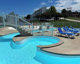 Happy Haven At Lands End - 3 Bdr Resort Condo - Osage Beach - Basen