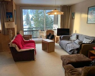 Large family apartment, serre chevalier 1400 fully renovated, wifi, - La Salle-les-Alpes - Salon