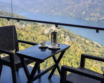 Ekaiva Resort New Tehri - A Boutique Lake View Hotel - New Tehri - Balcony