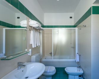 Best Quality Hotel Dock Milano - Turin - Bathroom