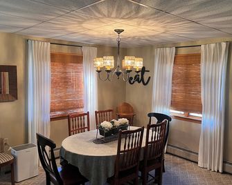 Lusch Acres Retreat Unwind & Enjoy a Relaxing Vacation - Dushore - Comedor