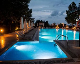 Hotel Giannoulis - Paralia - Pool