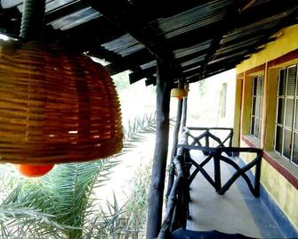 Roshnai Village Resort - Shānti Niketan - Balcony