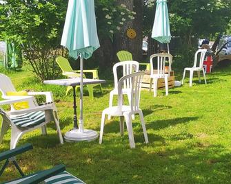 Refuge with 4 places for farmers - Giat - Patio