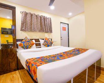Via Metro Galaxy Inn - Mumbai - Bedroom