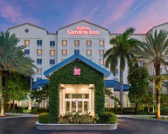 Hilton Garden Inn Miami Airport West - Miami - Building