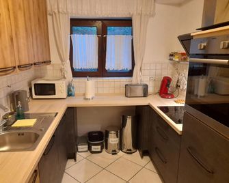 Gemütliche Unterkunft für Handwerker und Monteure - Bensheim - Kitchen