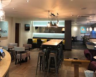 Premier Inn Watford Central - Watford - Restaurant