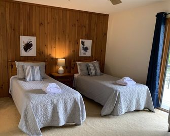 Lake Toxaway Lake Front - Great for Families - Lake Toxaway - Habitación