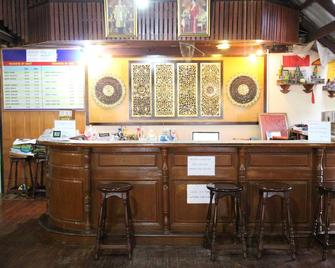 Lanta Villa Resort - קו לנטה - דלפק קבלה