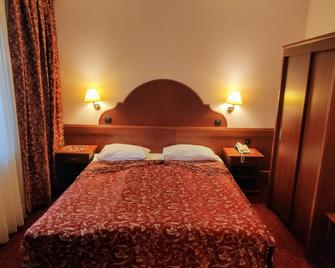 Hotel Amalia - Ludbreg - Bedroom