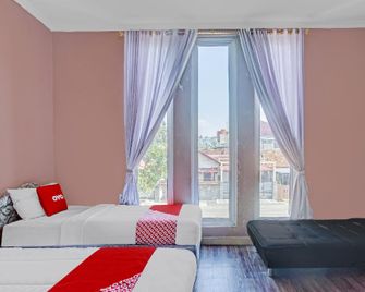 Hotel O Enggal Gor Saburai - 6 Hour Stay - Bandar Lampung - Slaapkamer