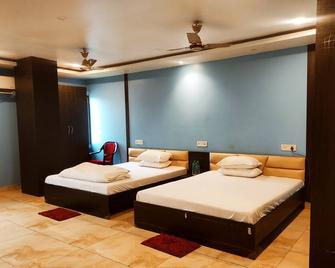 Hotel Bhagwani Palace - Jorhāt - Bedroom