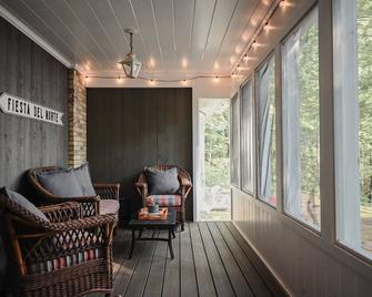 The Brick House on MW Chain, 200' of Frontage - Manitowish Waters - Living room