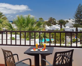 H10 Suites Lanzarote Gardens - Costa Teguise - Parveke