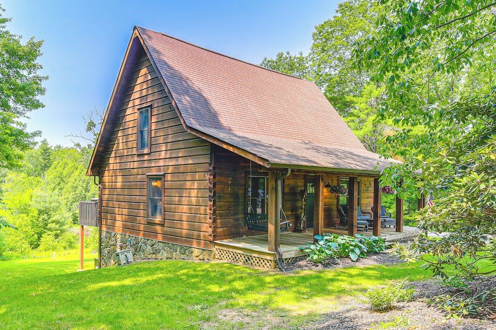 Blue Ridge Mtns Retreat w/ Views, 1 Mi to Parkway! - Hillsville - Gebouw