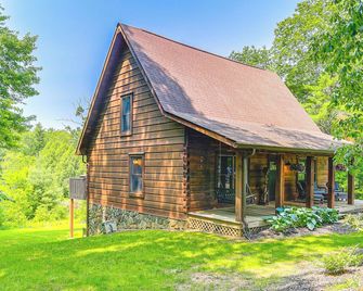 Blue Ridge Mtns Retreat w/ Views, 1 Mi to Parkway! - Hillsville - Gebouw