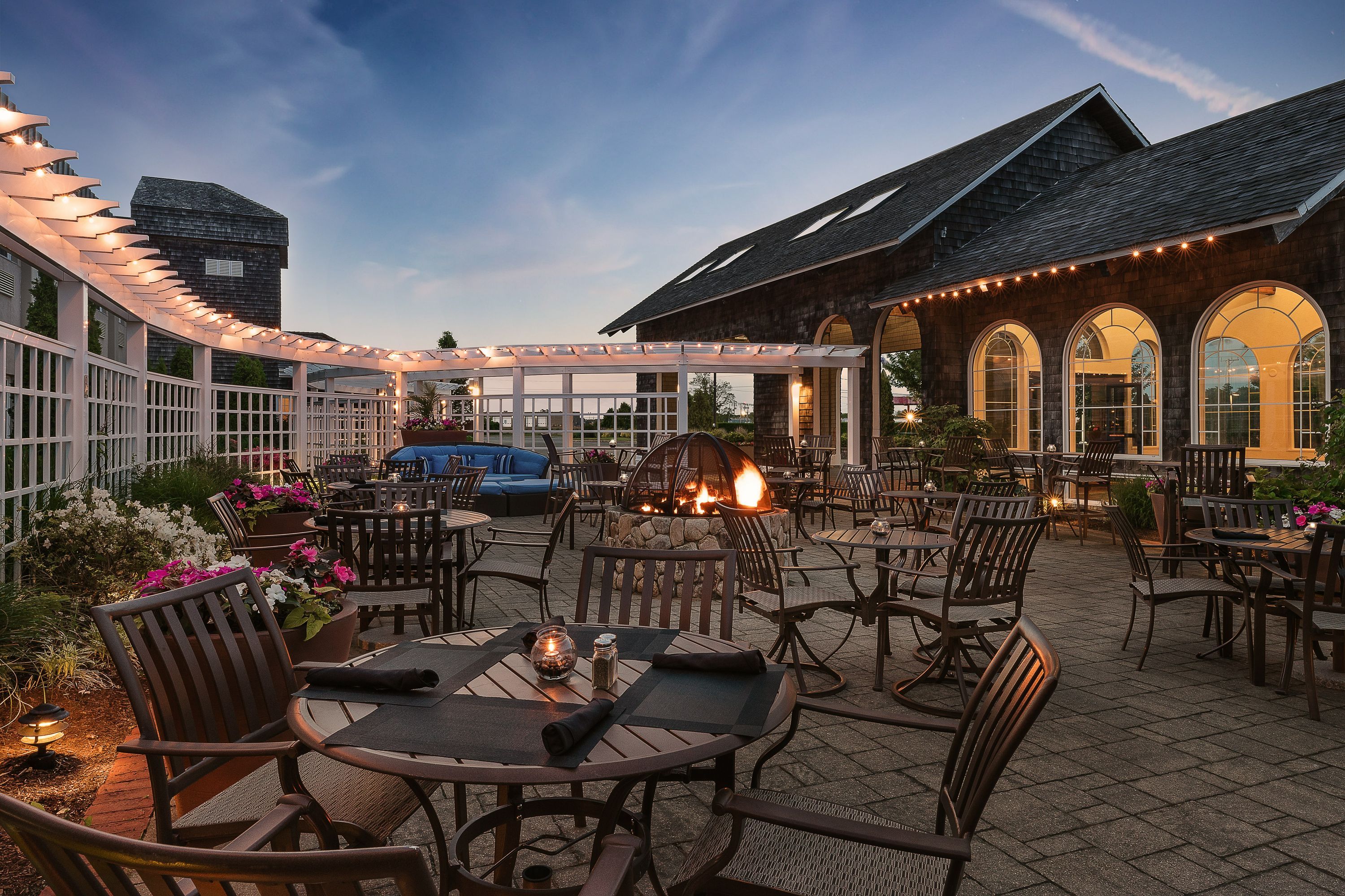 DoubleTree by Hilton Cape Cod - Hyannis - היאניס - פטיו