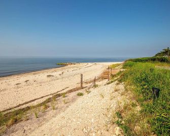 Diana Luxury Retreat: Private Beach and Vineyards - Wading River - Beach