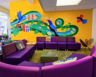 Trek Global Backpackers - Wellington - Lounge