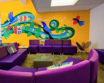 Trek Global Backpackers - Wellington - Lounge