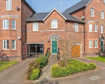Tower View - Chester - Building