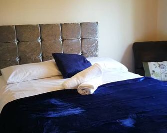 Home in Dublin 12 with Secure Parking - דבלין - חדר שינה