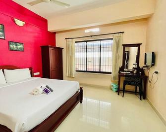 Hotel Mint Flower - Sultan Bathery - Bedroom