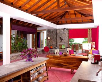 Underneath The Mango Tree - Beach And Spa Resort - Dikwella - Living room
