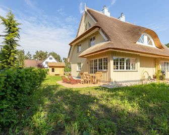 Horrido - Born am Darss - Building