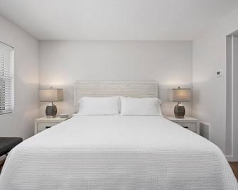 Hotel Studio (Ground Level) - Unit B - Nokomis - Спальня