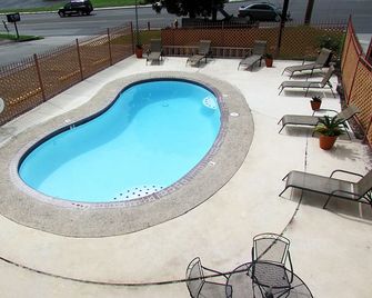 Express Inn & Suites San Antonio Near Sea World Medical Center - San Antonio - Piscina